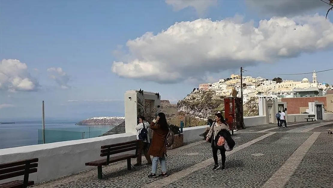 santorini-adasinda-ohal-ilan-edildi