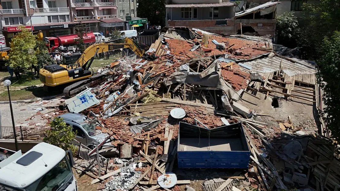 sindirgi-da-879-artci-deprem-oldu