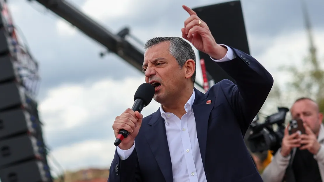 ozgur-ozel-siran-gelince-baskasi-gececek