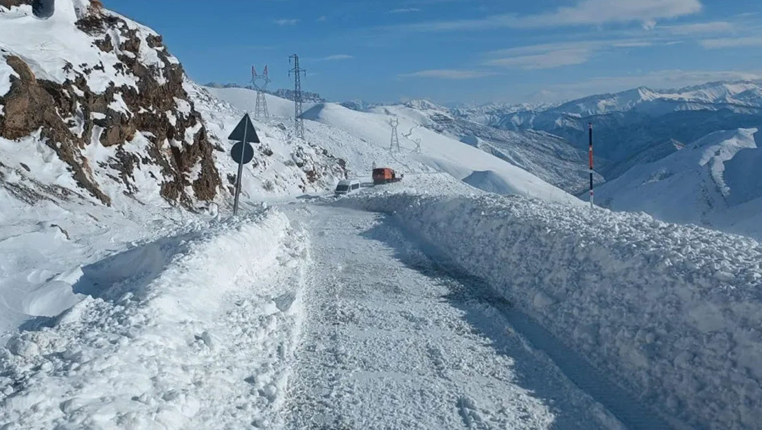 sirnak-ta-kar-yagisi-nedeniyle-magdur-olan-12-kisi-kurtarildi