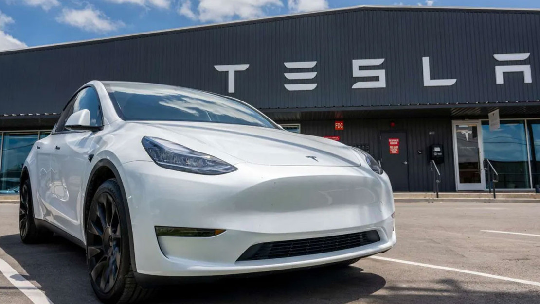 tesla-batarya-arizasi-nedeniyle-araclari-geri-cagirdi