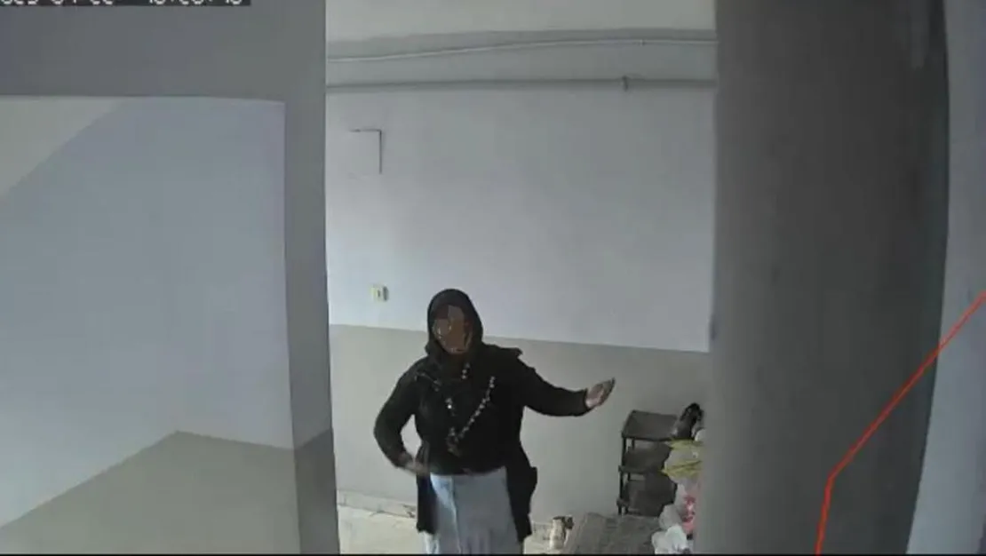 zillere-basan-kadin-kamerayi-gorunce-dans-etti