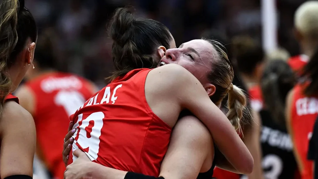 finaldeyiz-a-milli-kadin-voleybol-takimi-japonya-yi-yendi