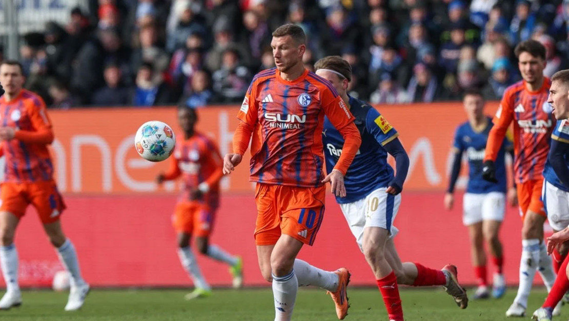 schalke-04-holstein-kiel-i-deplasmanda-yendi