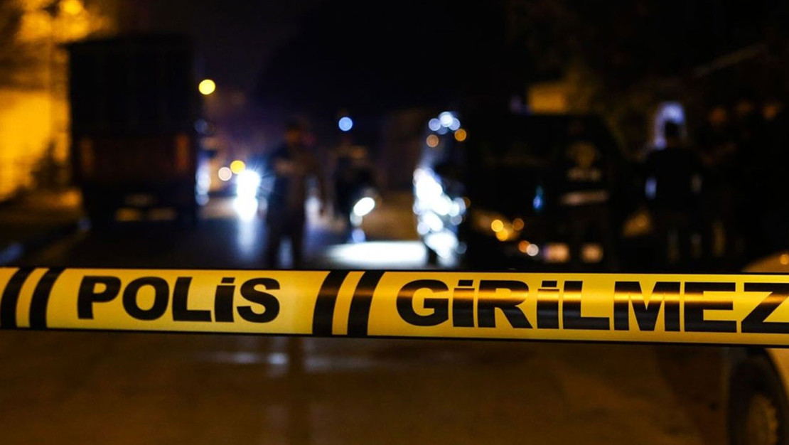 yuk-asansorune-sikisan-iscinin-saglik-durumu-ciddi