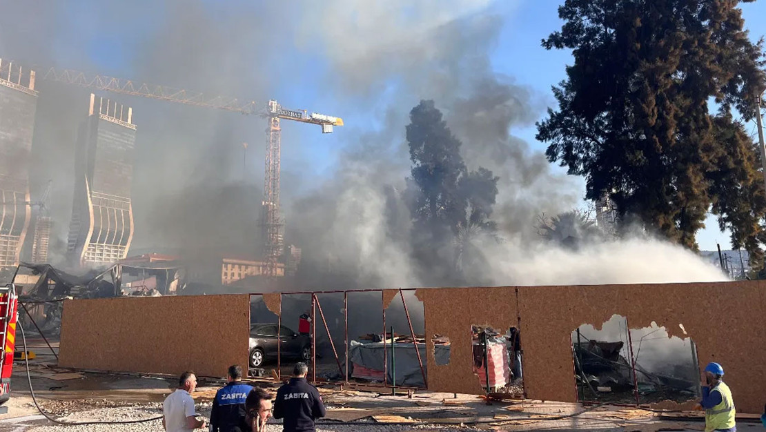 izmir-de-santiye-yangini-ve-sondurme-calismalari