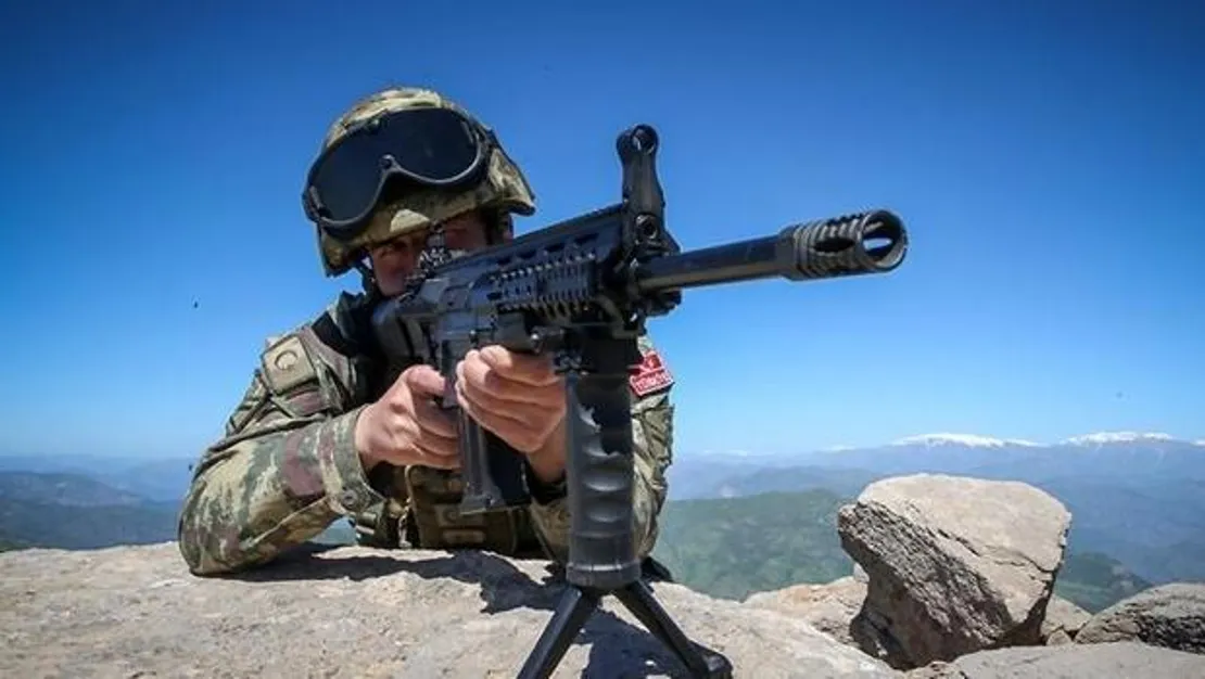 suriye-nin-kuzeyinde-14-pkk-ypg-li-etkisizlestirildi