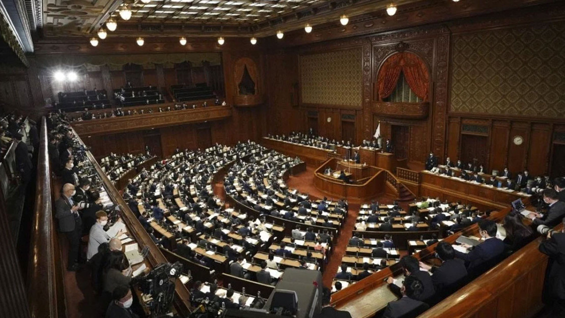 japonya-da-kadin-milletvekilleri-tuvalet-talepleriyle-gundemde