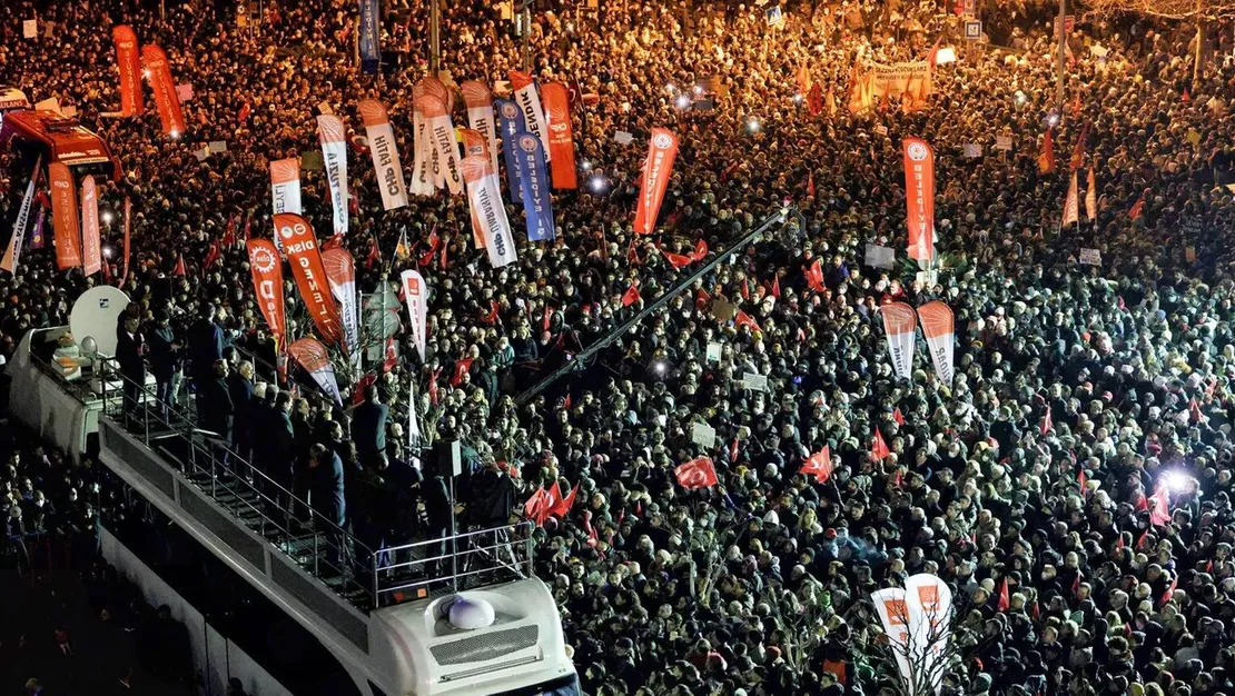 sarachane-cevresindeki-bazi-yollar-kapatildi