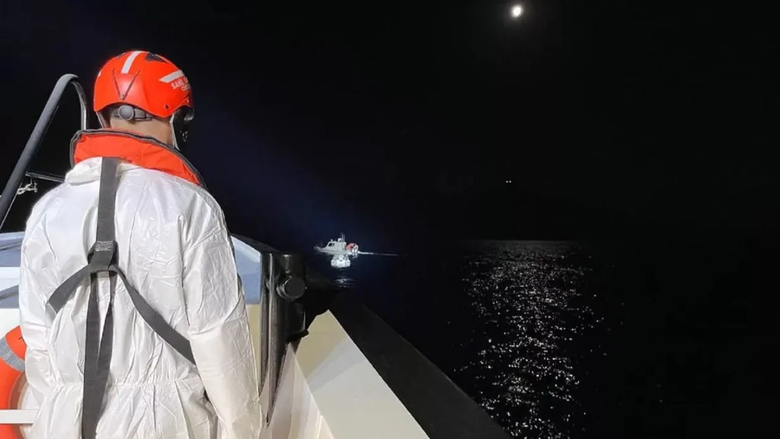 mugla-da-fiber-tekne-batti-2-kayip