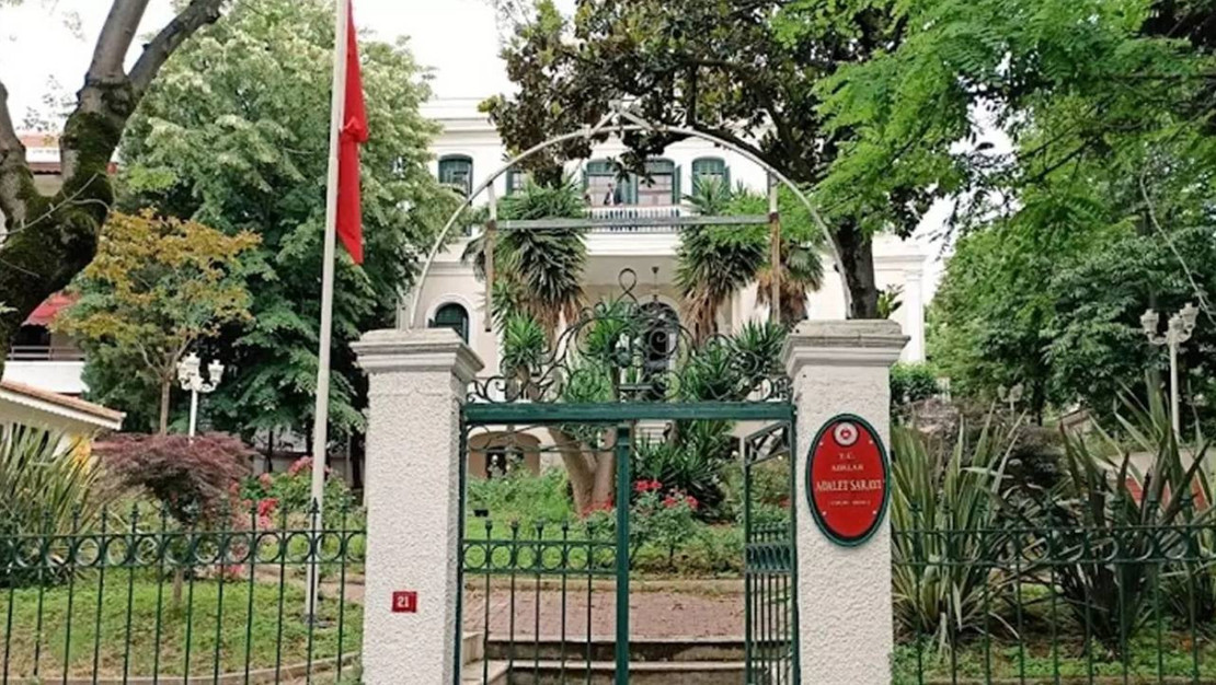 adalar-bassavciligi-nda-silah-hirsizligi-skandali