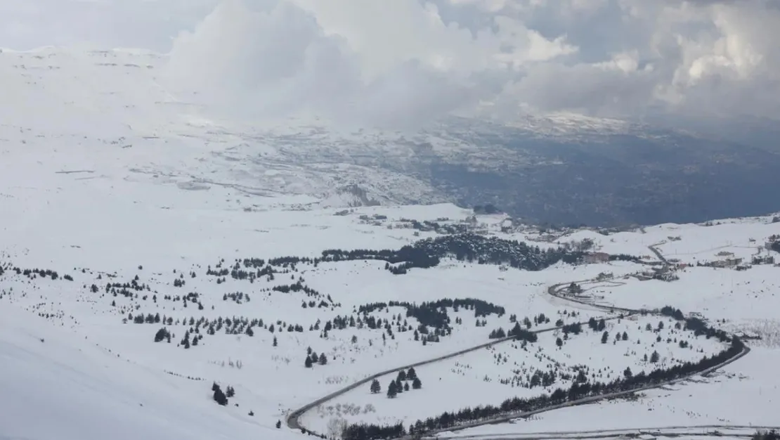 lubnan-da-kar-yagisi-nedeniyle-mahsur-kalanlar