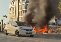 kokorec-minibusu-yangin-cikardi