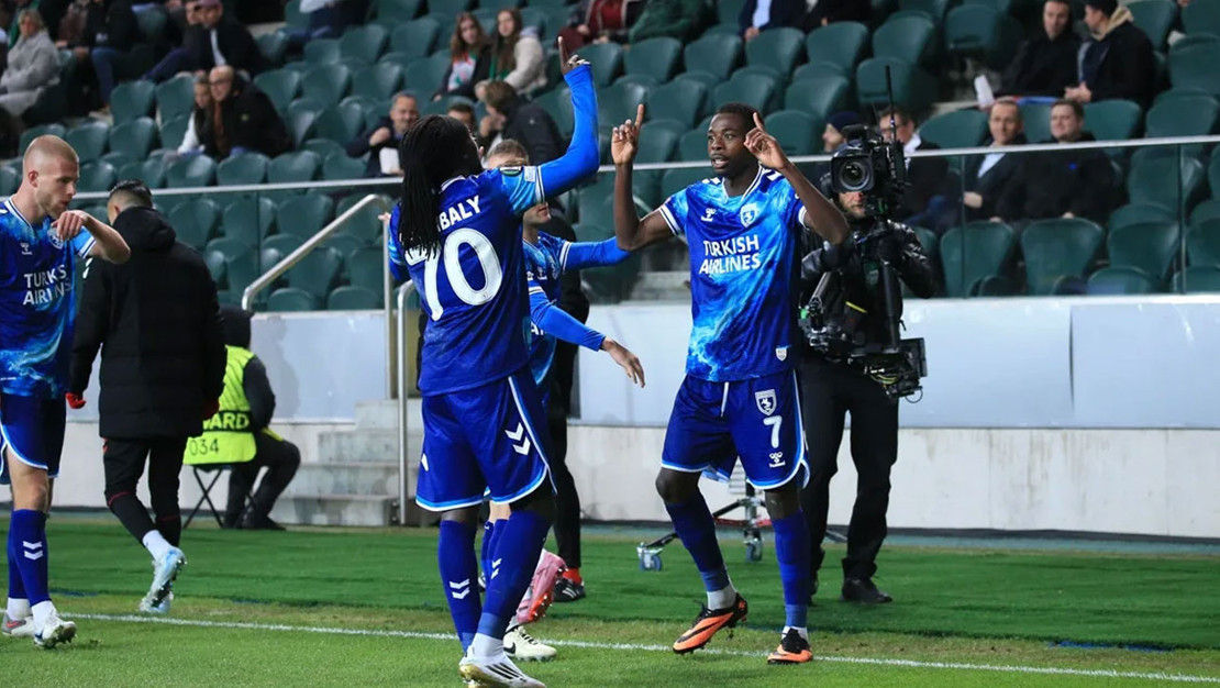 samsunspor-legia-varsova-yi-1-0-maglup-etti