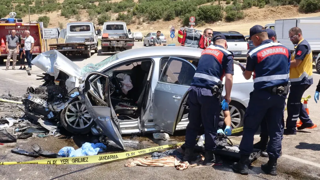 sorkuncak-ta-iki-arac-carpisti