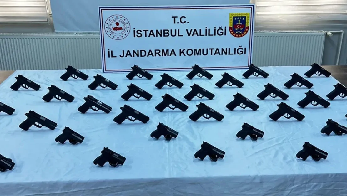 istanbul-da-oyuncak-posetinden-50-silah