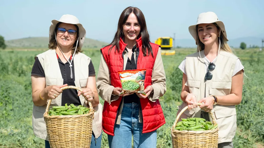 kadin-ciftciler-ilk-bezelyeleri-hasat-etti