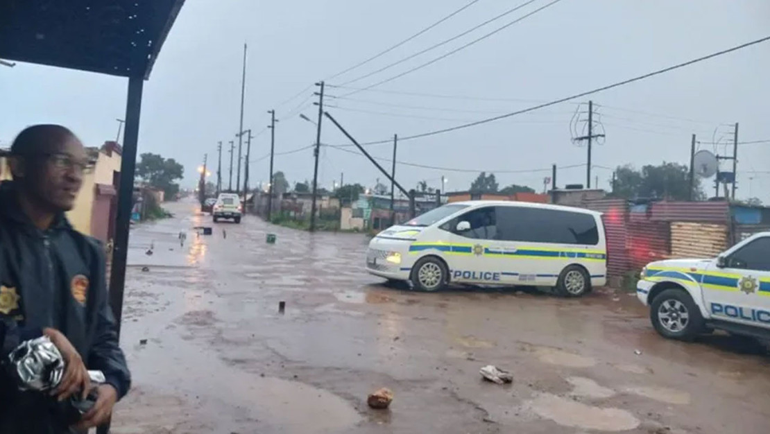 guney-afrika-da-eglence-mekanina-silahli-saldiri-10-olu