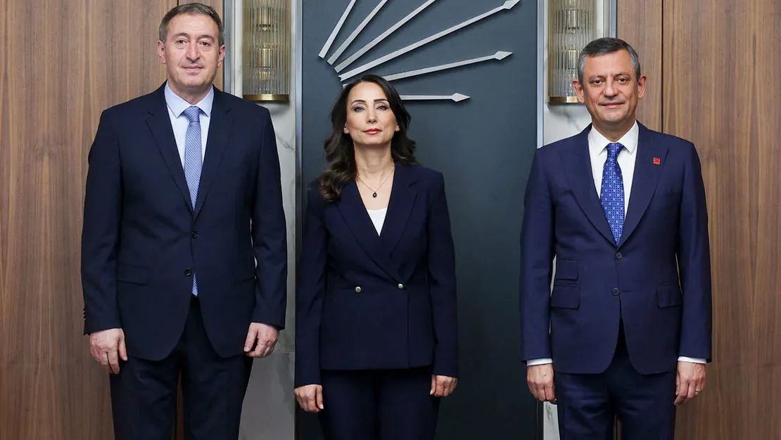 dem-parti-nin-ikinci-duragi-chp-oldu