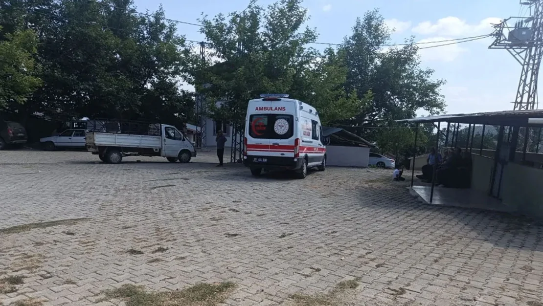 adana-da-kiracisini-sopayla-oldurdu