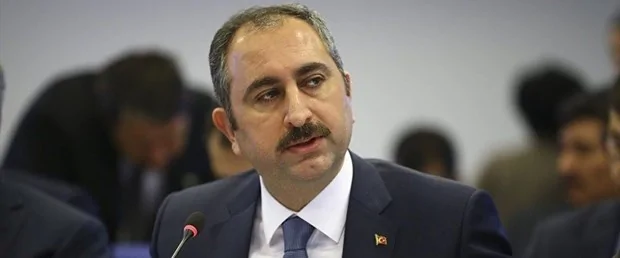 Adalet Bakanı, o şiiri okudu Adalet Bakanı, o şiiri okudu