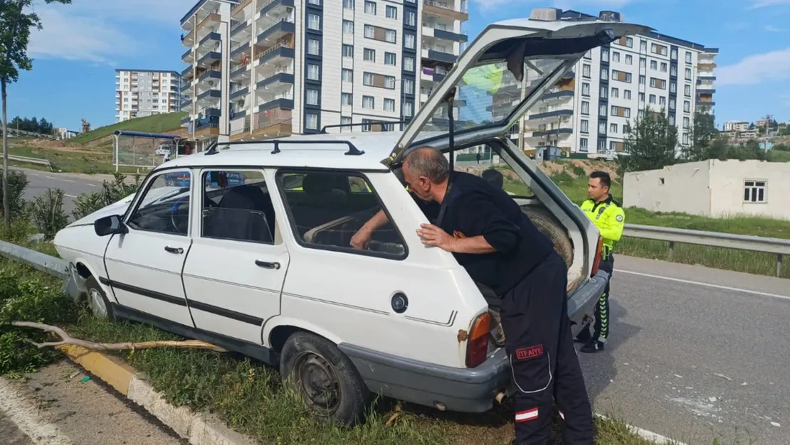 siirt-te-otomobil-refuje-carpti