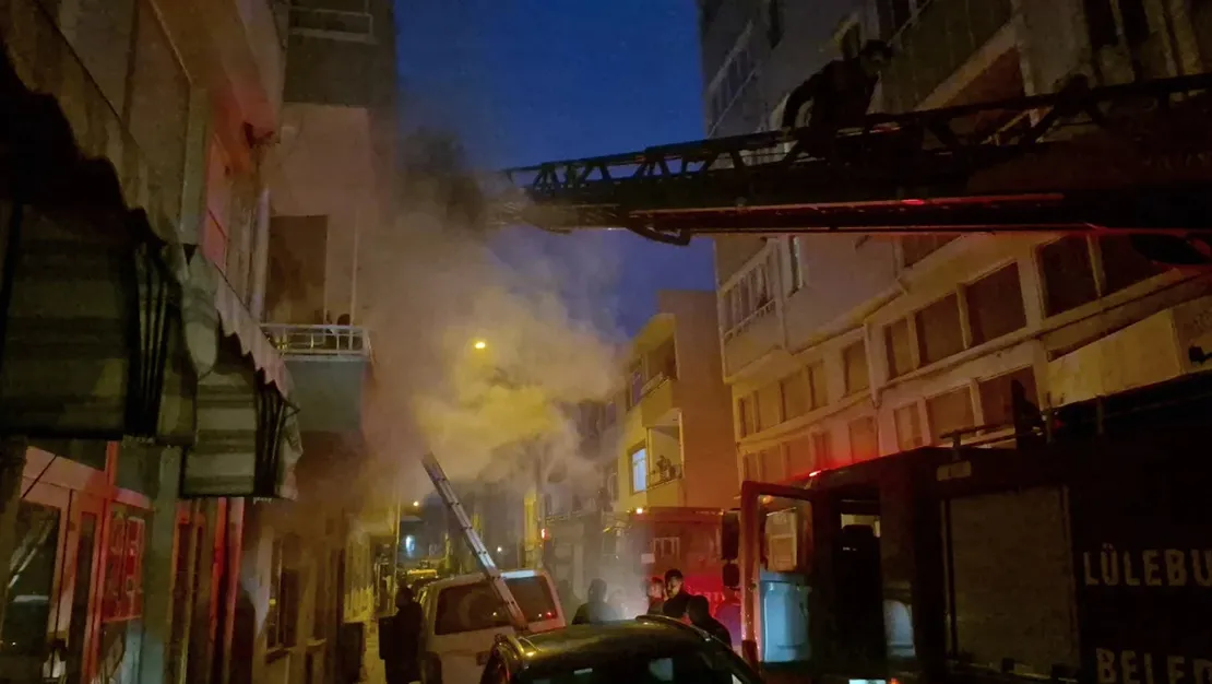 uc-katli-binada-yangin-13-kisi-kurtarildi