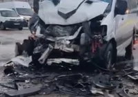 servis-minibusu-ve-otobus-carpisti