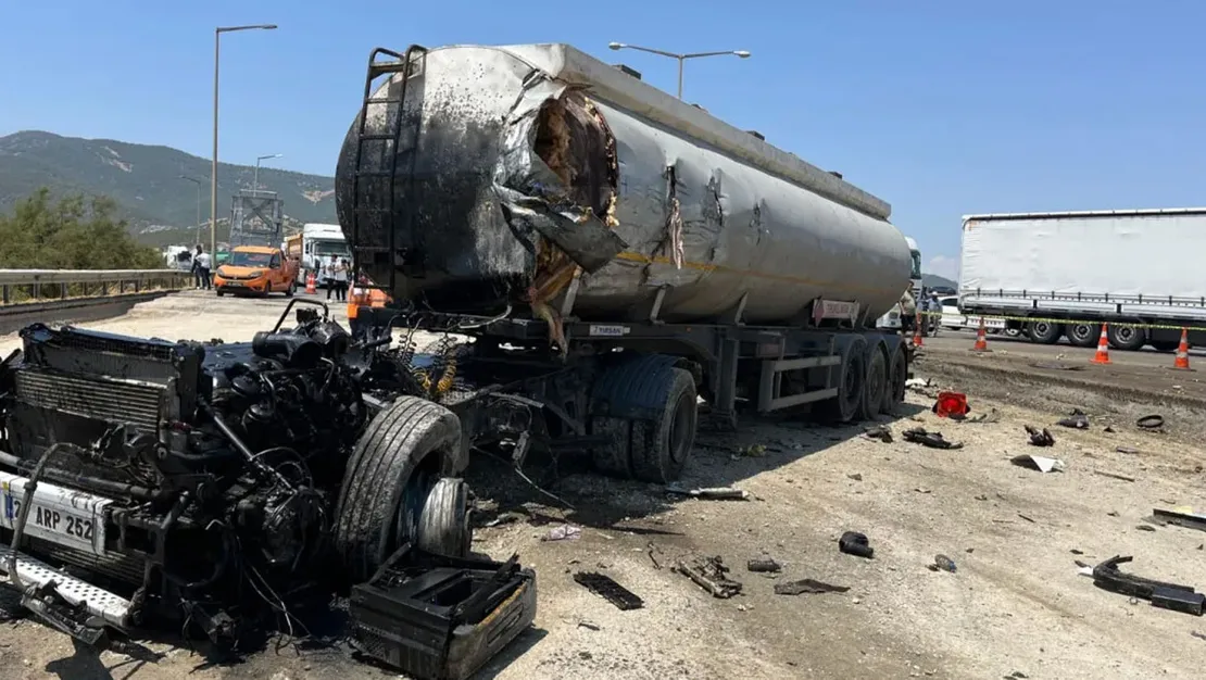 gaziantep-te-tanker-ile-cekici-carpisti