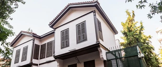 Atatürk’ün doğduğu eve saldırı Atatürk'ün doğduğu eve saldırı