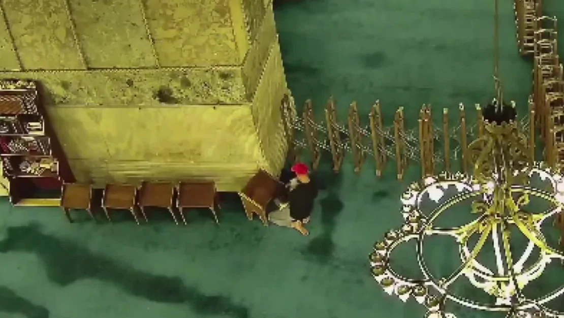 ayasofya-da-yakma-olayi-1-kisi-tutuklandi