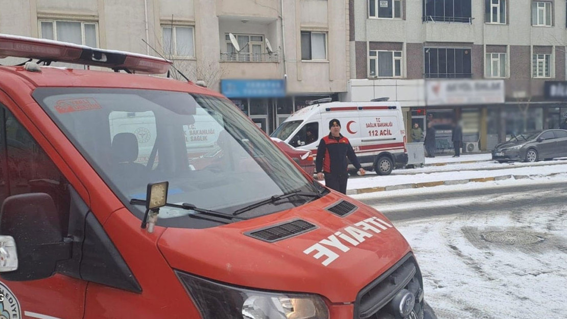 igdir-da-asansor-halati-kopmasi-sonucu-yaralilar-var