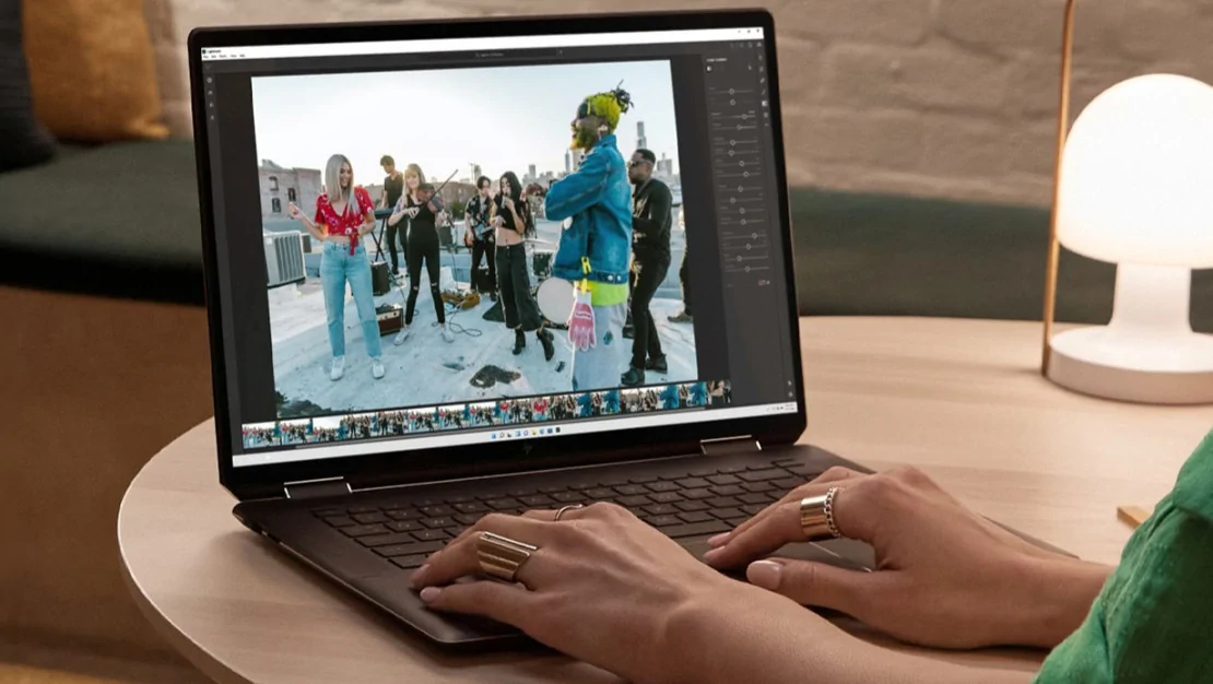 hp-geliri-yapay-zeka-ve-windows-11-le-yukseldi