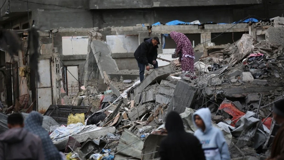 israil-savas-suclarina-devam-ediyor-ateskesi-ihlal-etti