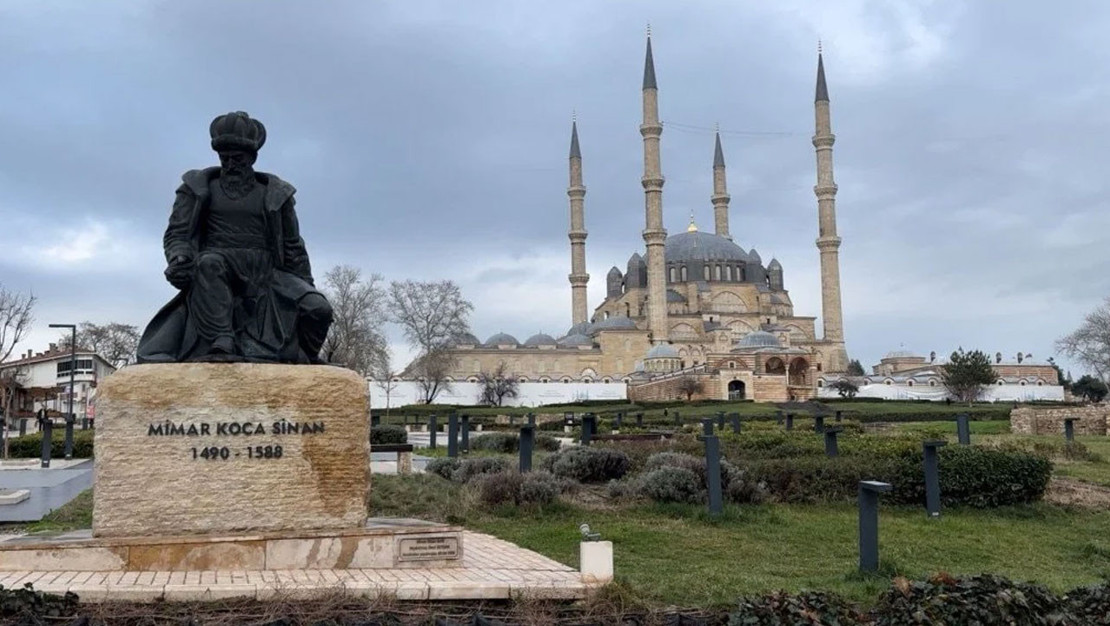 selimiye-camii-uzun-suren-restorasyonun-ardindan-yeniden-acildi