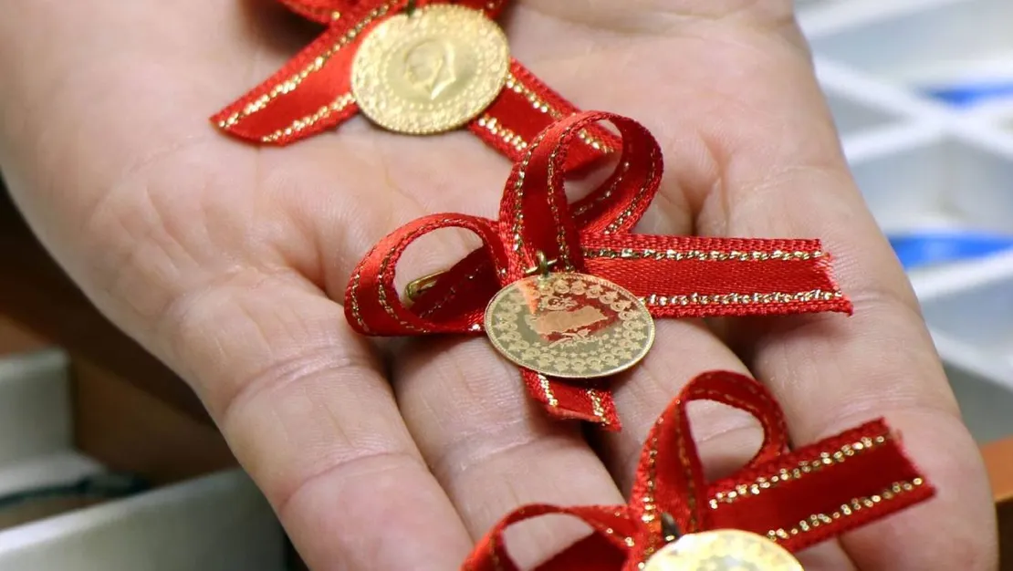 altin-zirve-seviyelerde-yatirimcilar-takipte