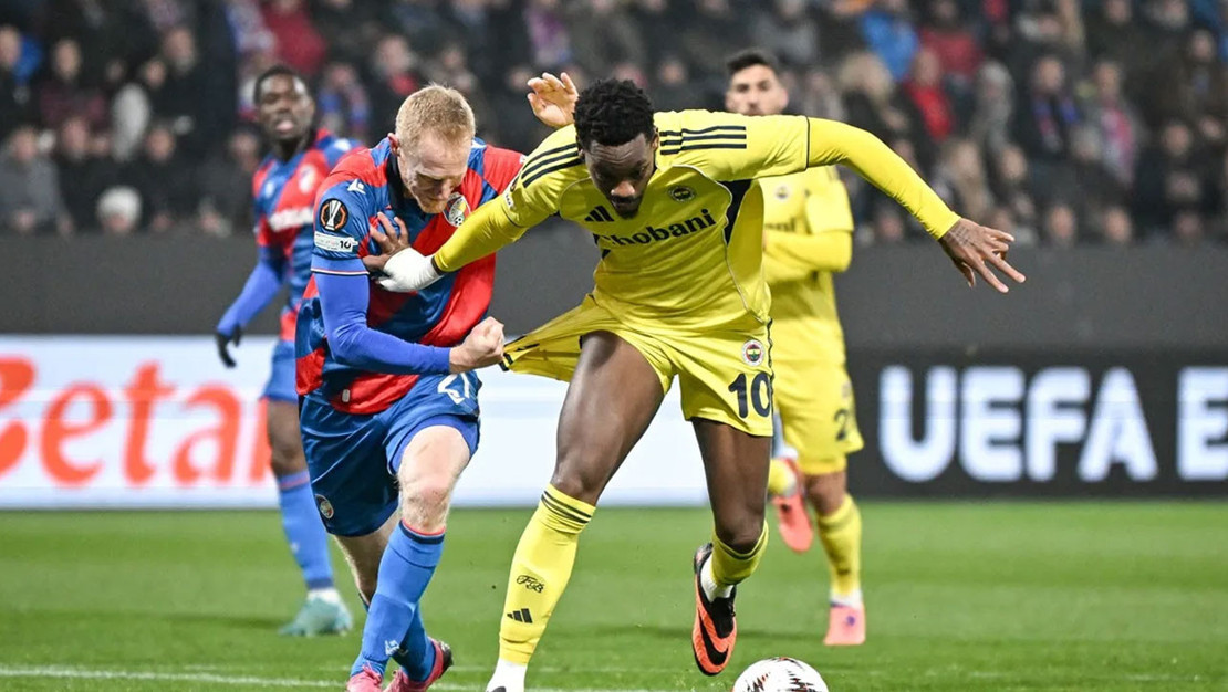 fenerbahce-penalti-bekleyen-pozisyon-tartismaliydi