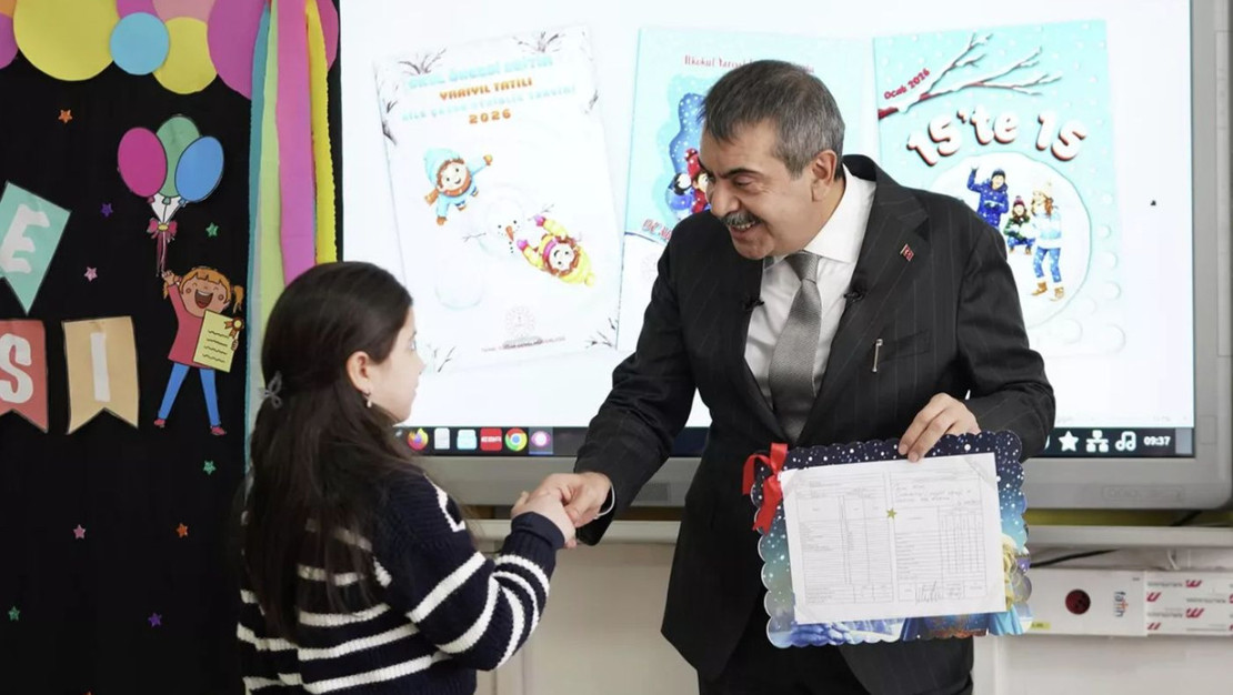 karnelerde-ataturk-fotografi-iddialarina-bakan-tekin-yanit-verdi