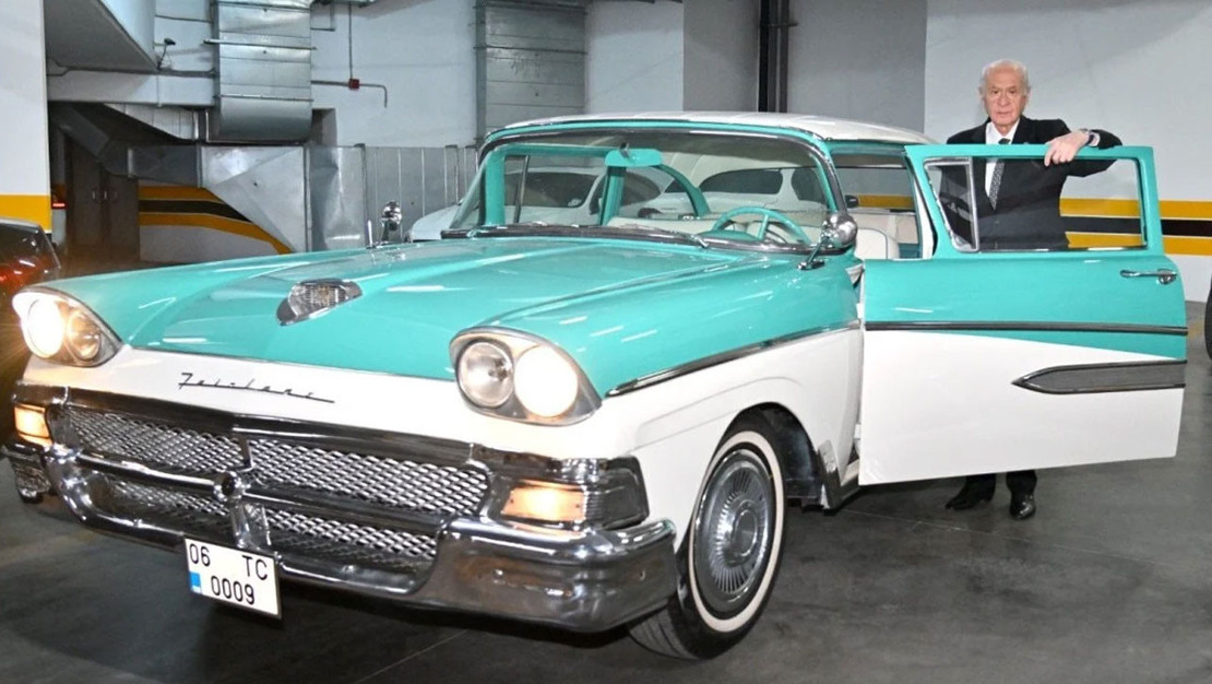 mhp-lideri-devlet-bahceli-klasik-otomobil-hediye-etti