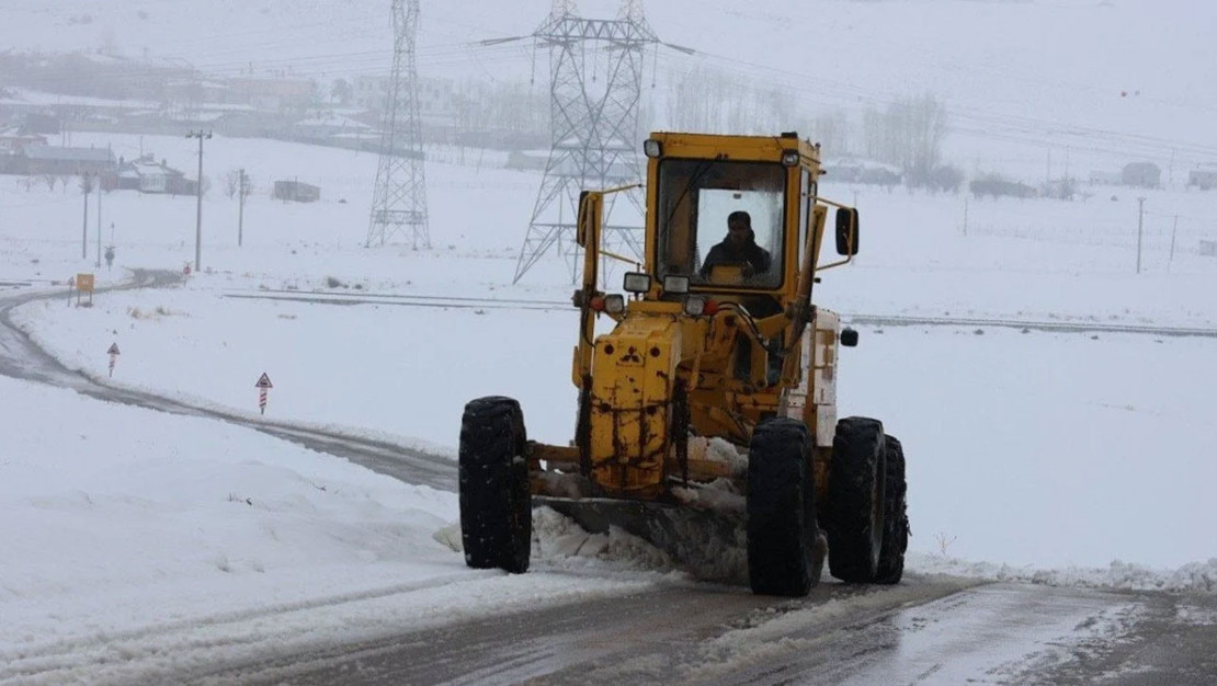 van-da-kar-yagisi-76-yerlesim-yerini-kapatiyor