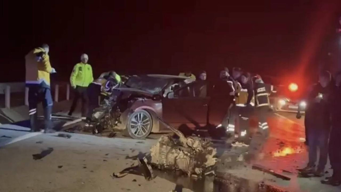 canakkale-de-polisin-dur-ihtarina-uymayan-arac-kazaya-neden-oldu