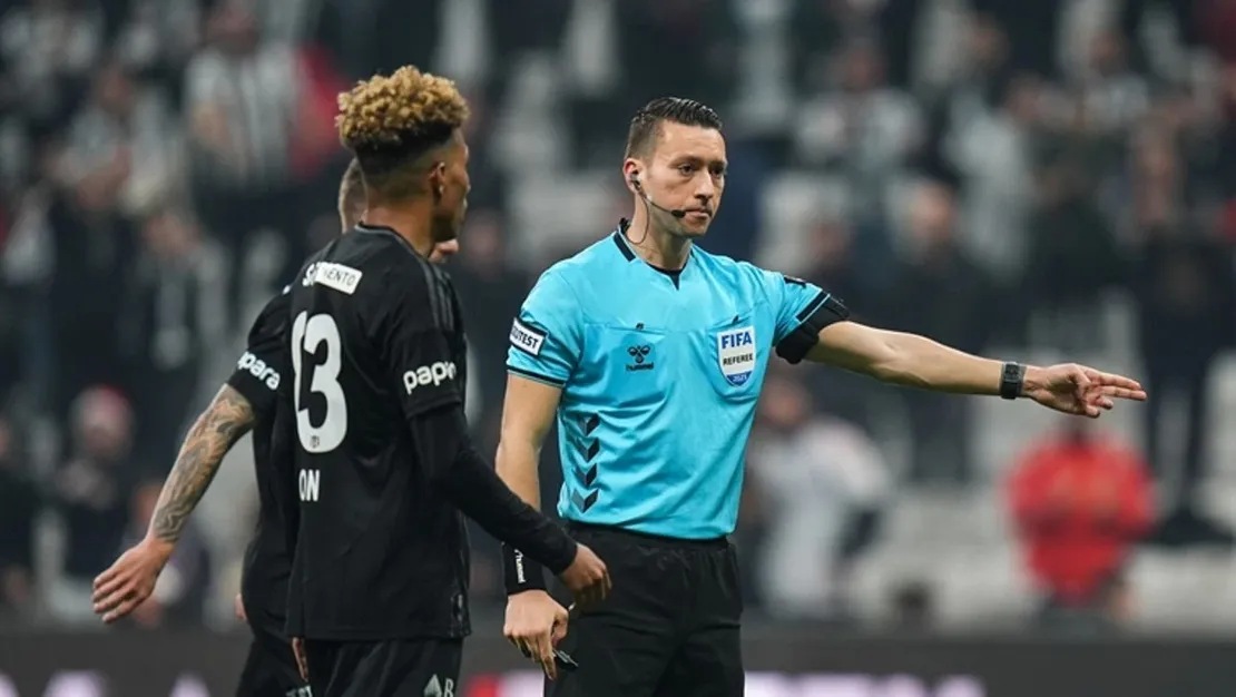 besiktas-taraftarindan-zorbay-kucuk-tepkisi