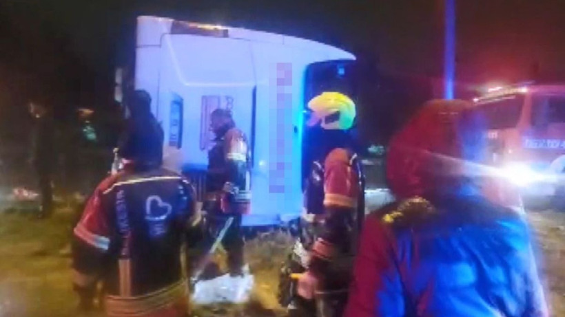 balikesir-de-yolcu-otobusu-devrildi-uc-olu-31-yarali
