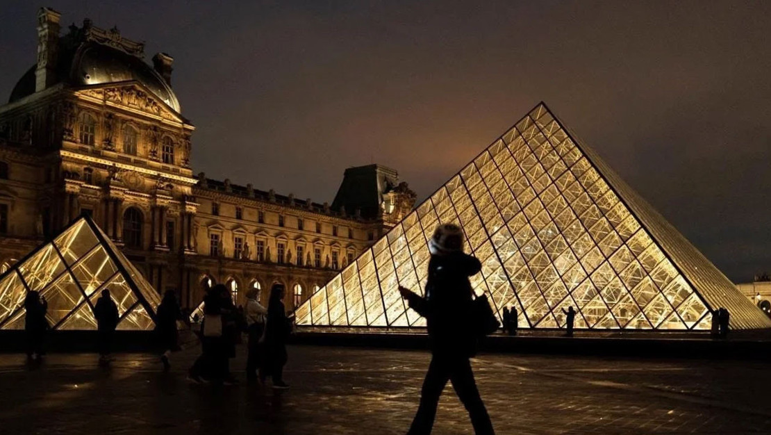 louvre-muzesi-calisanlari-yeniden-grev-karari-aldi