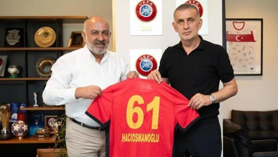 baskanlar-arasinda-ziyaret-ve-forma-degisimi