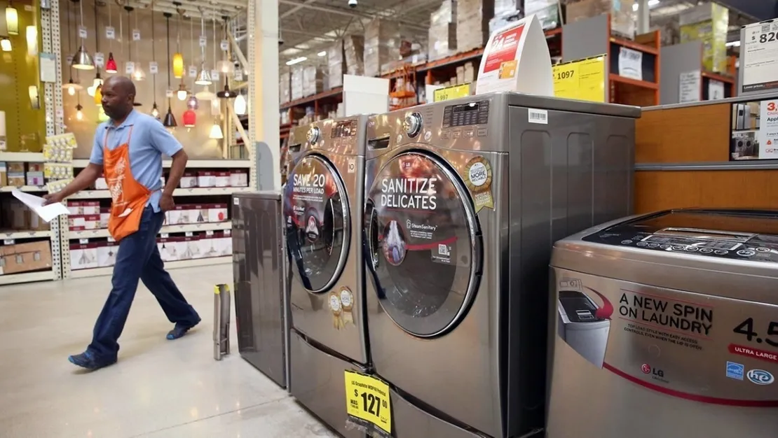 dayanikli-mal-siparislerinde-dusus-suruyor