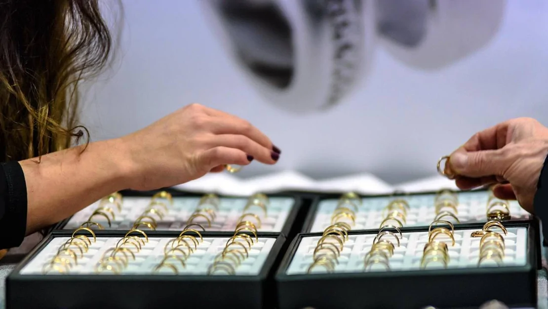 yatirimcilar-duzeltme-bekliyor-altin-2026-da-4-200-dolar