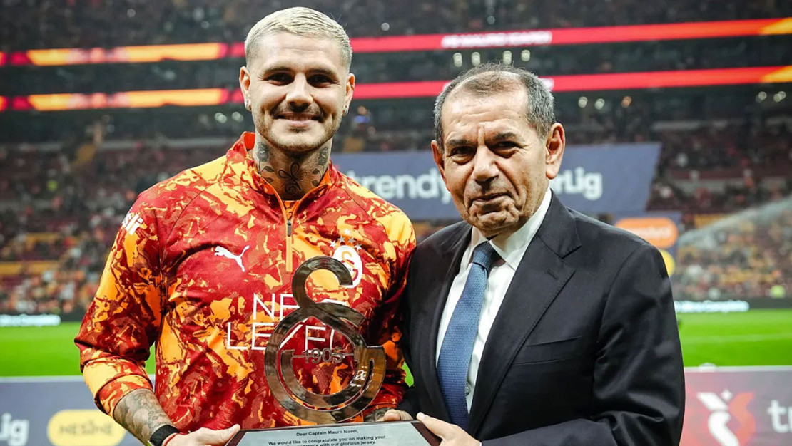 icardi-ye-100-mac-plaketi-galatasaray-dan