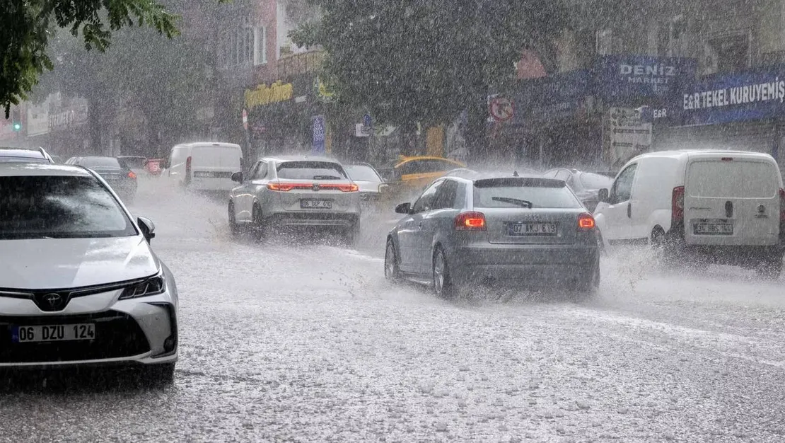 ankara-ya-gok-gurultulu-yagis-uyarisi