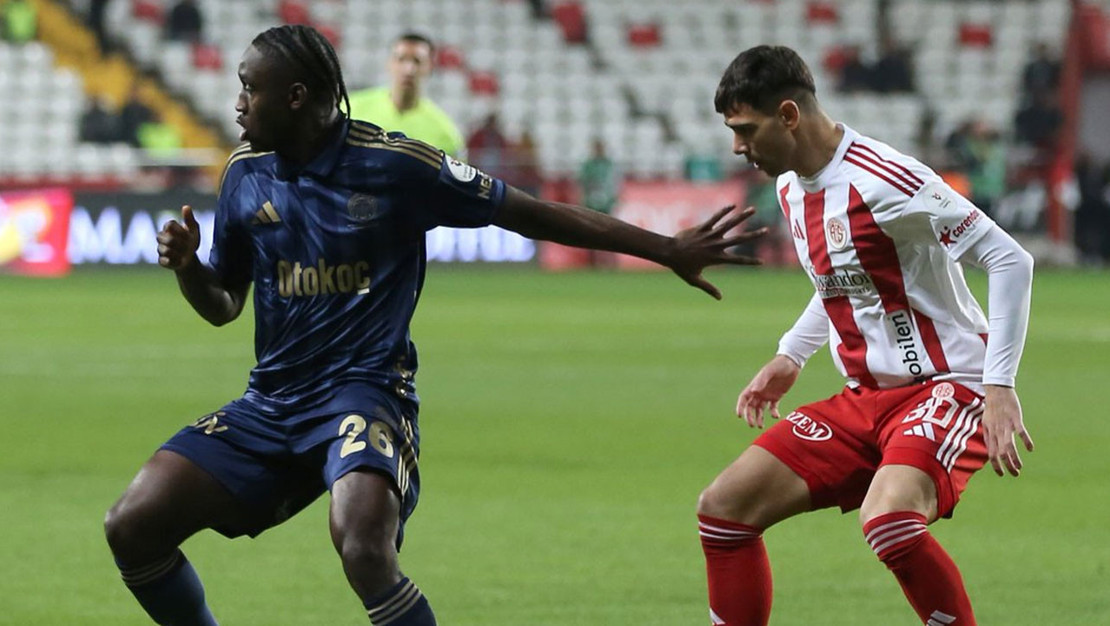 super-lig-de-fenerbahce-antalya-da-iki-puan-kaybetti